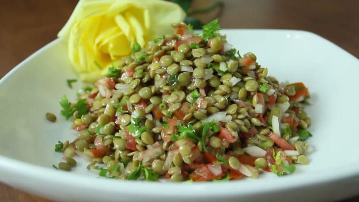 Salada de Lentilha Confira Como é Fácil de Fazer